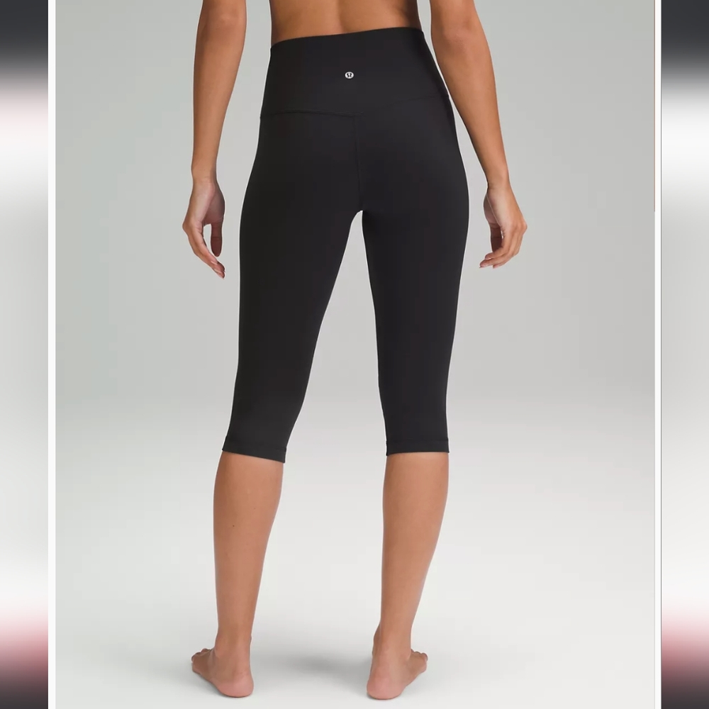 Lululemon Woman's Yoga Align Crop Leggings 20" Inseam, size 6 Black - Picture 3 of 10